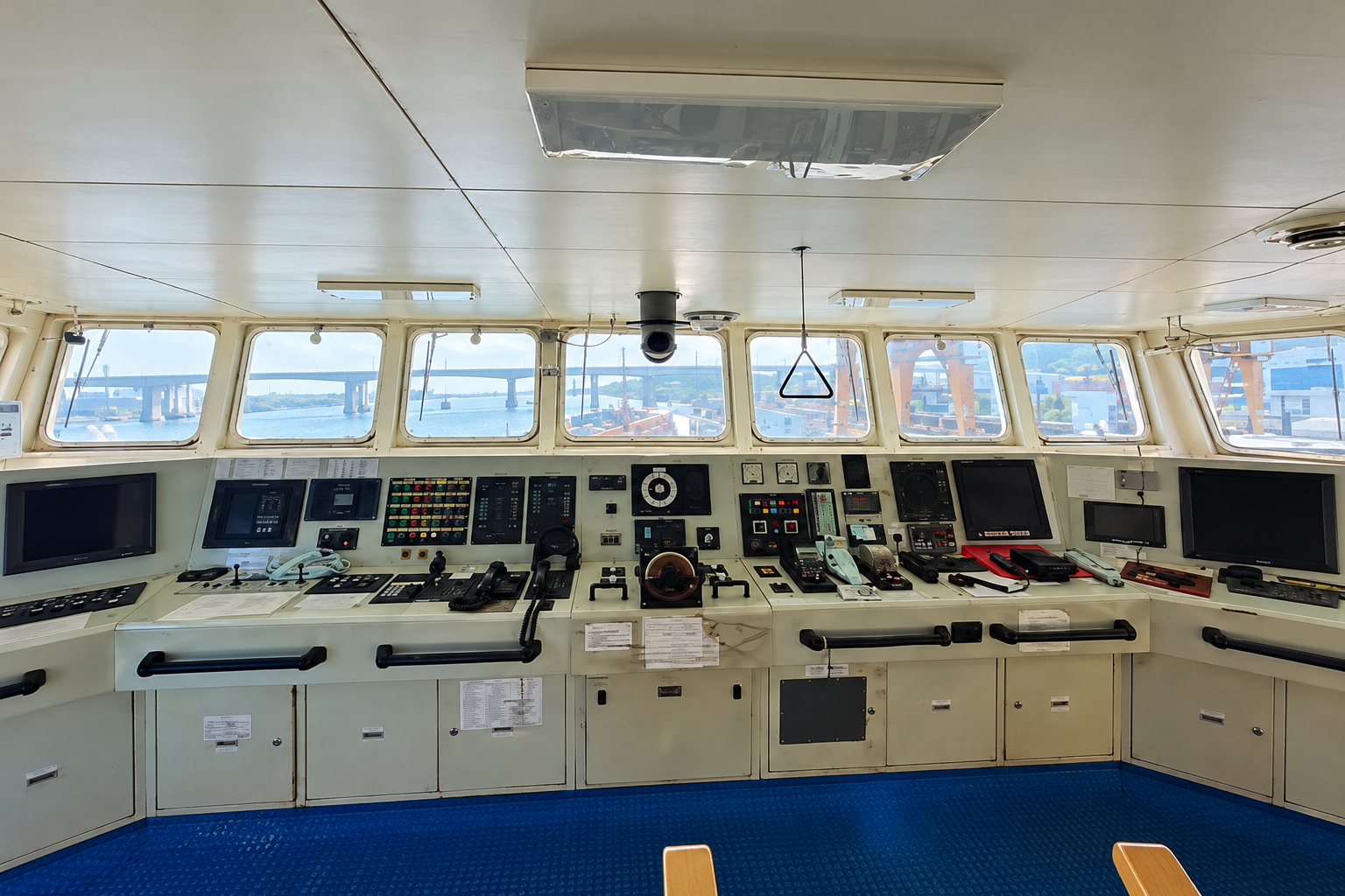 4,400 DWT Oil/Chemical Tanker - 8