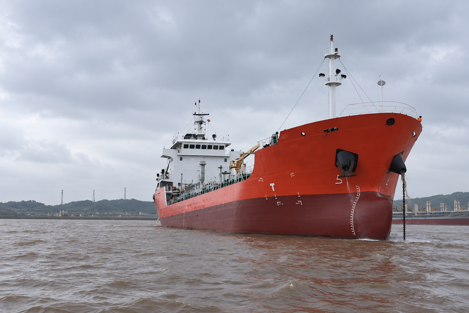 4,000 DWT Oil/Chemical Tanker - 1