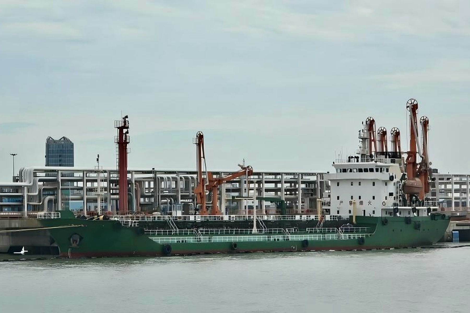 4,240 DWT 成品油船 - 1