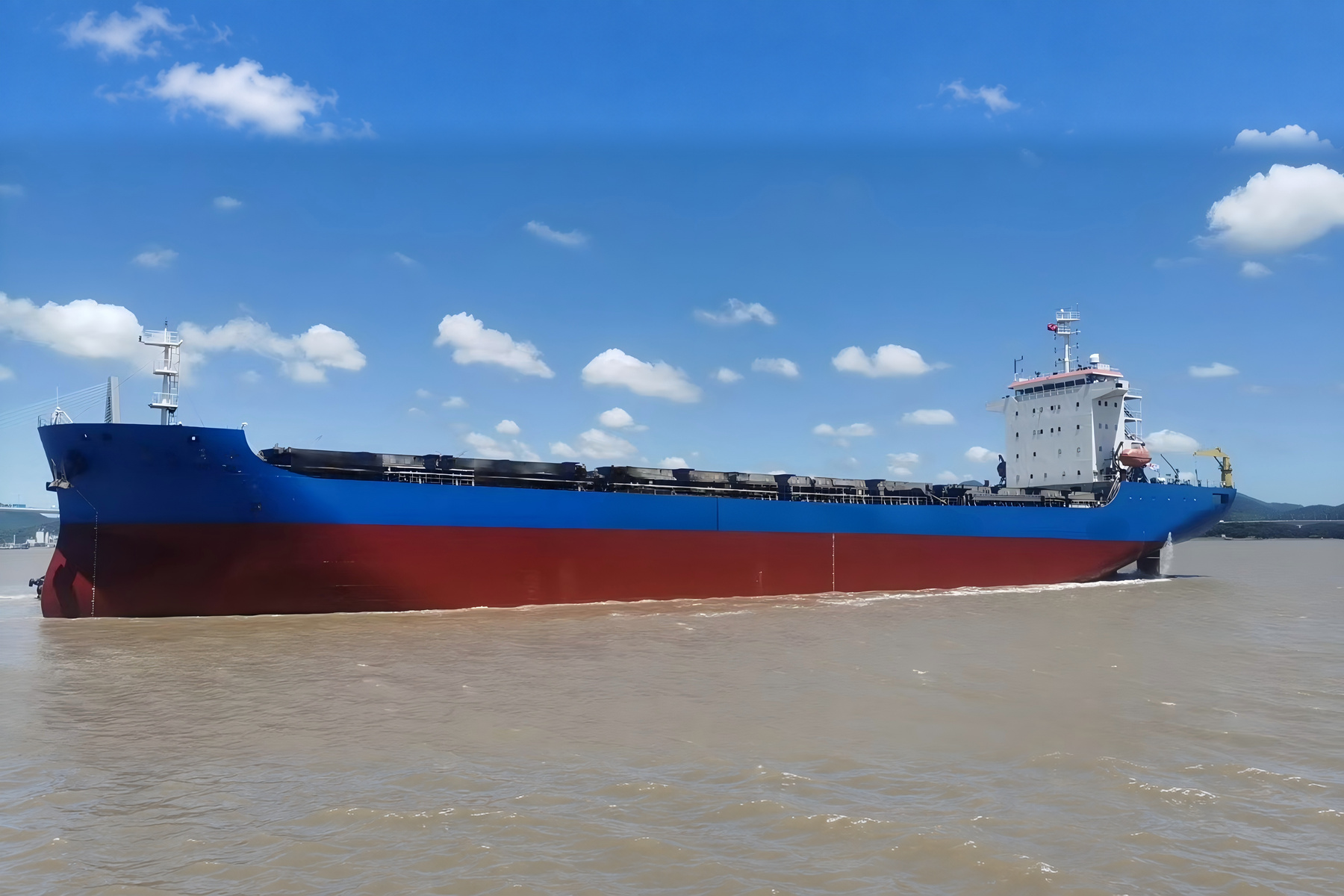 24,500 DWT 1246 TEU Multipurpose Vessel - 1