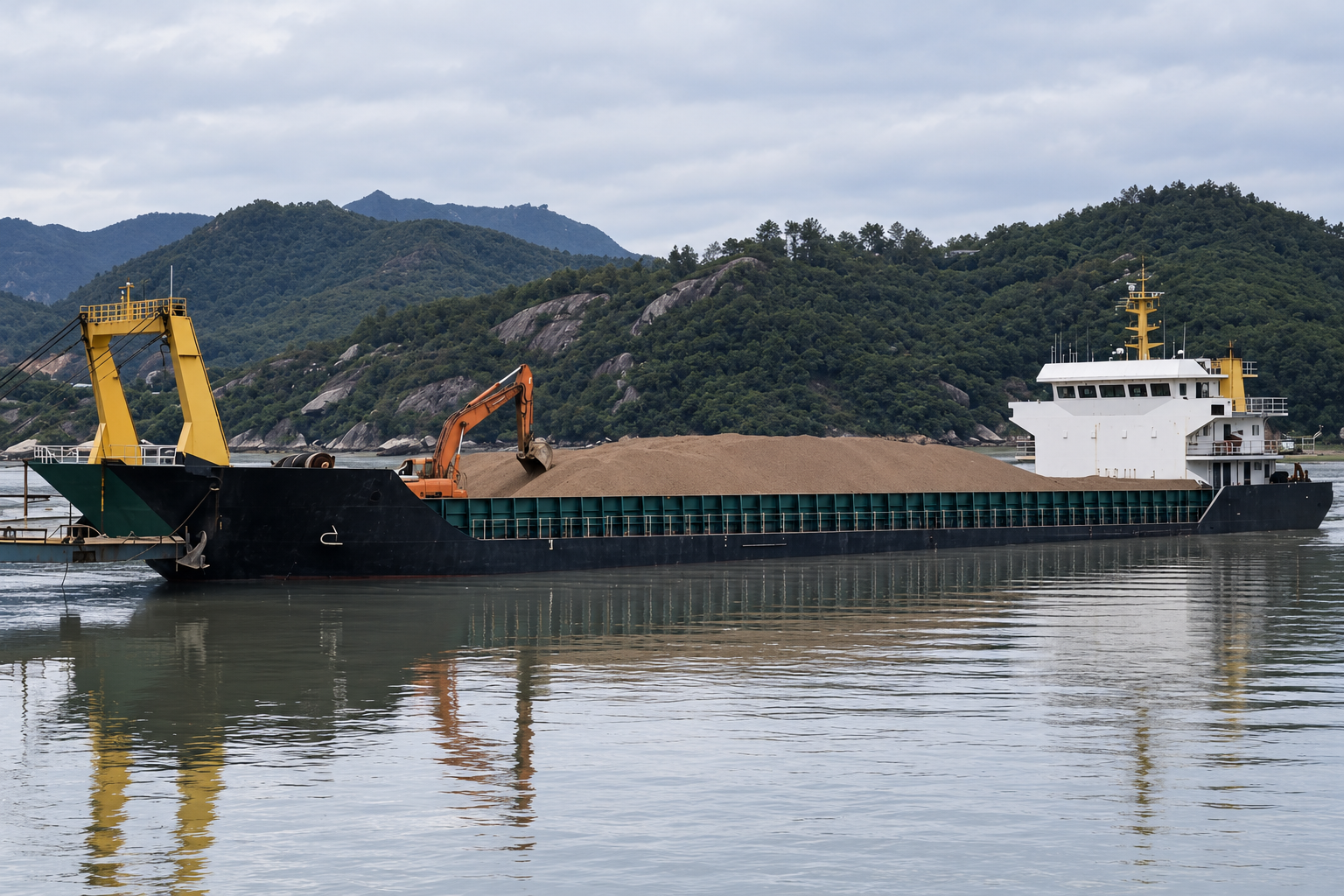 3,400 DWT Deck Barge - 1
