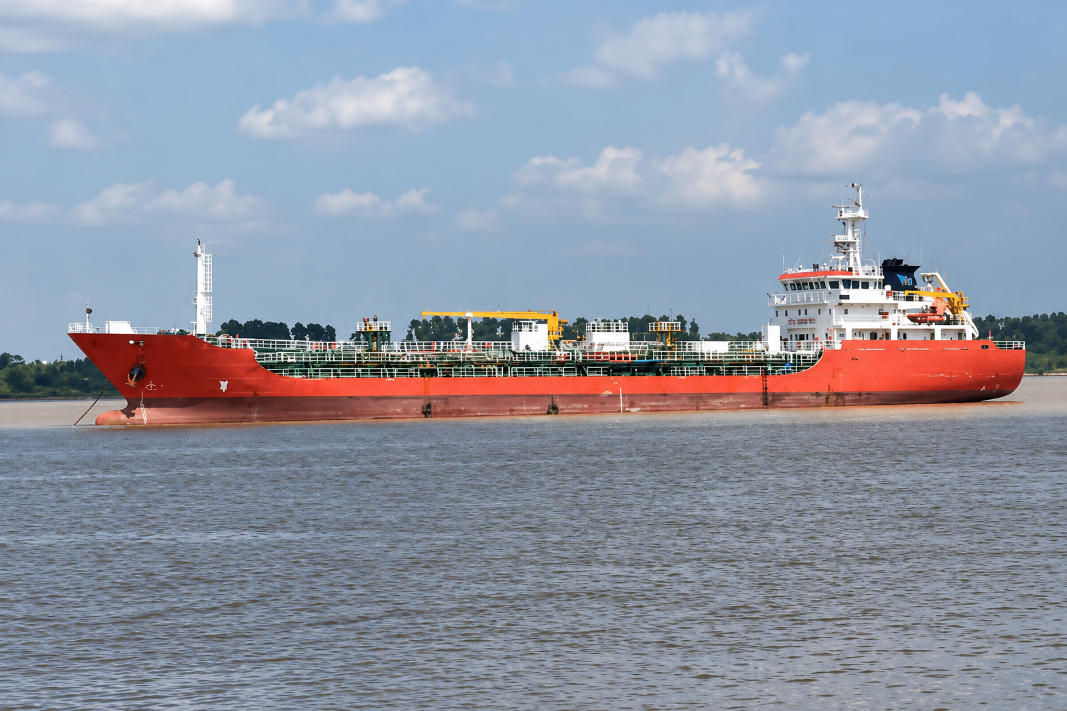 4,400 DWT Oil/Chemical Tanker - 1